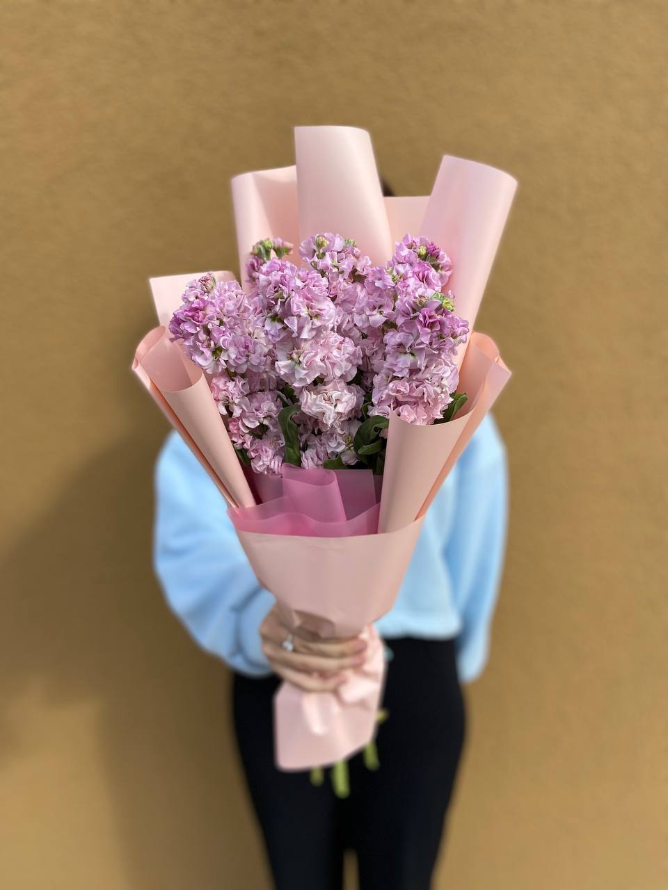 Букет из 9 розовых маттиол