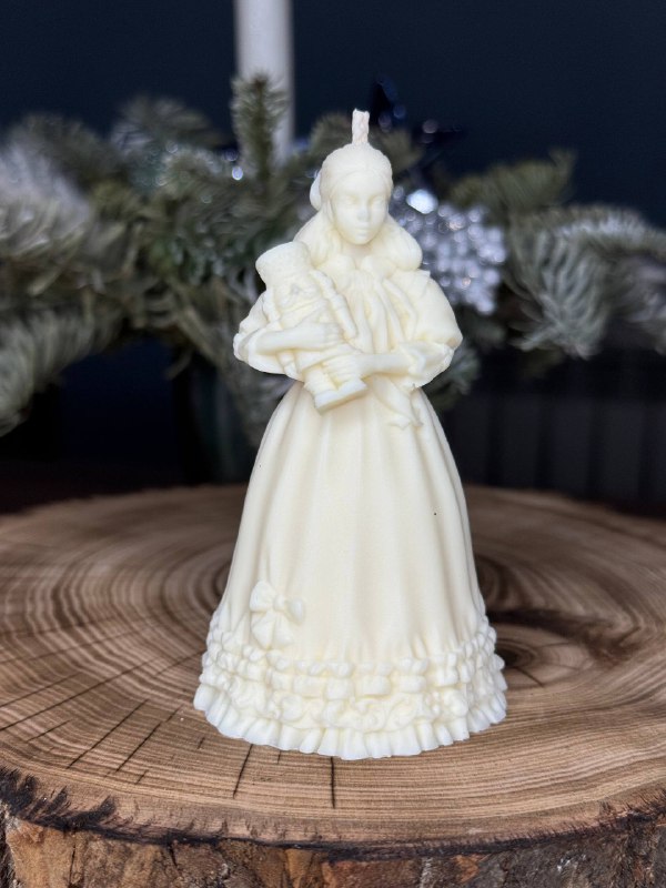 Авторская новогодняя свеча "Мари"