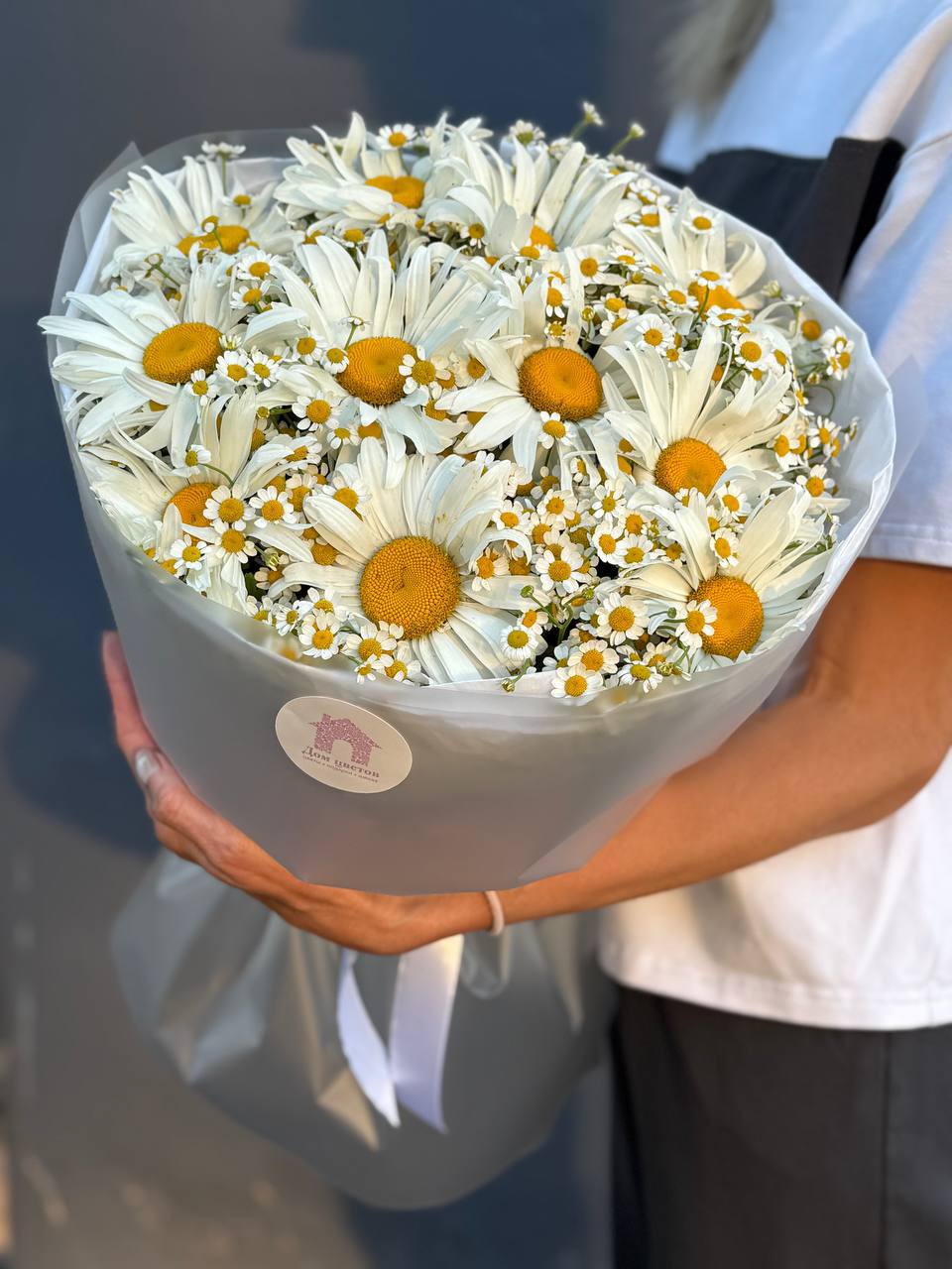 Авторский букет из 11 ромашек — фото 2