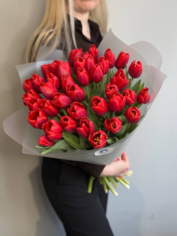 Букет из 39 красных тюльпанов