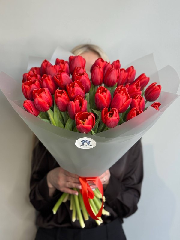 Букет из 39 красных тюльпанов — фото 2