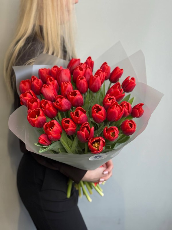 Букет из 39 красных тюльпанов