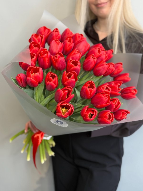 Букет из 39 красных тюльпанов