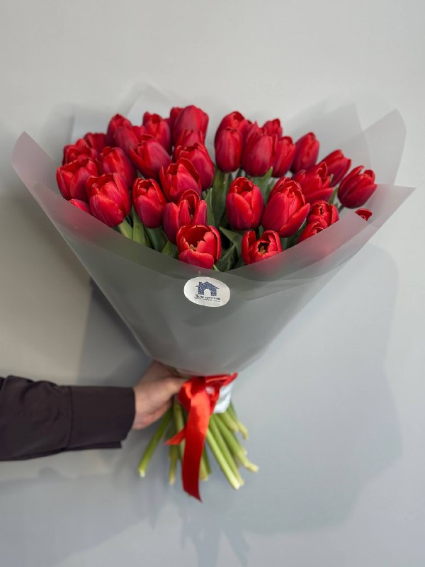 Букет из 39 красных тюльпанов