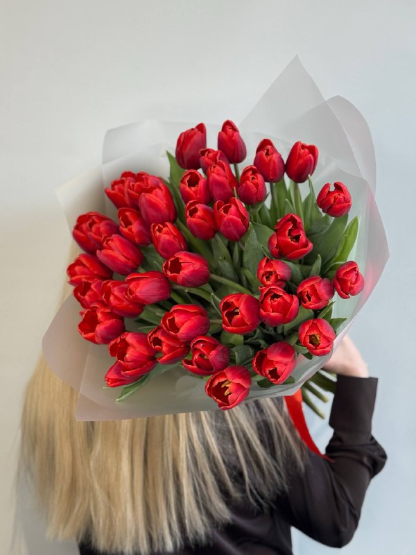 Букет из 39 красных тюльпанов