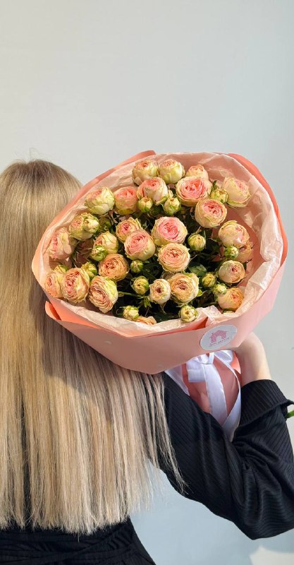 Букет из 5 кустовых пионовидных роз №3
