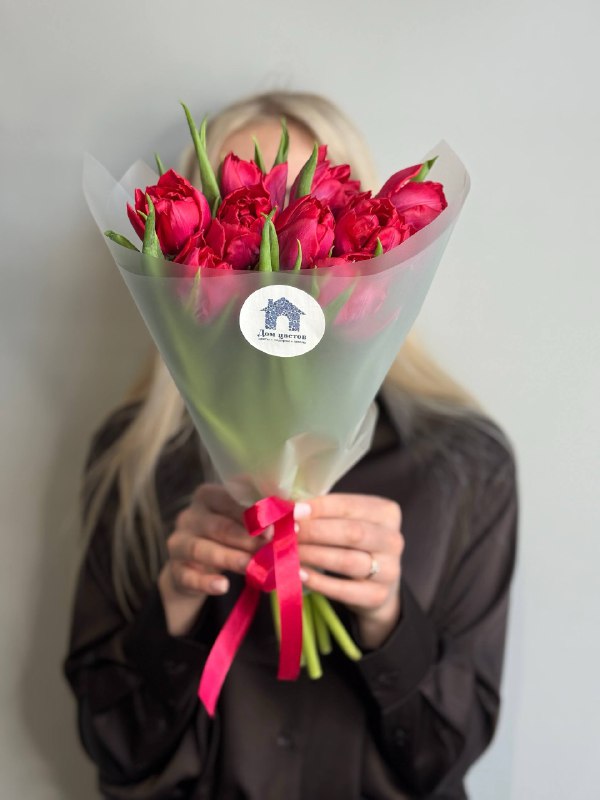 Букет из 9 малиновых тюльпанов, пионовидных — фото 2