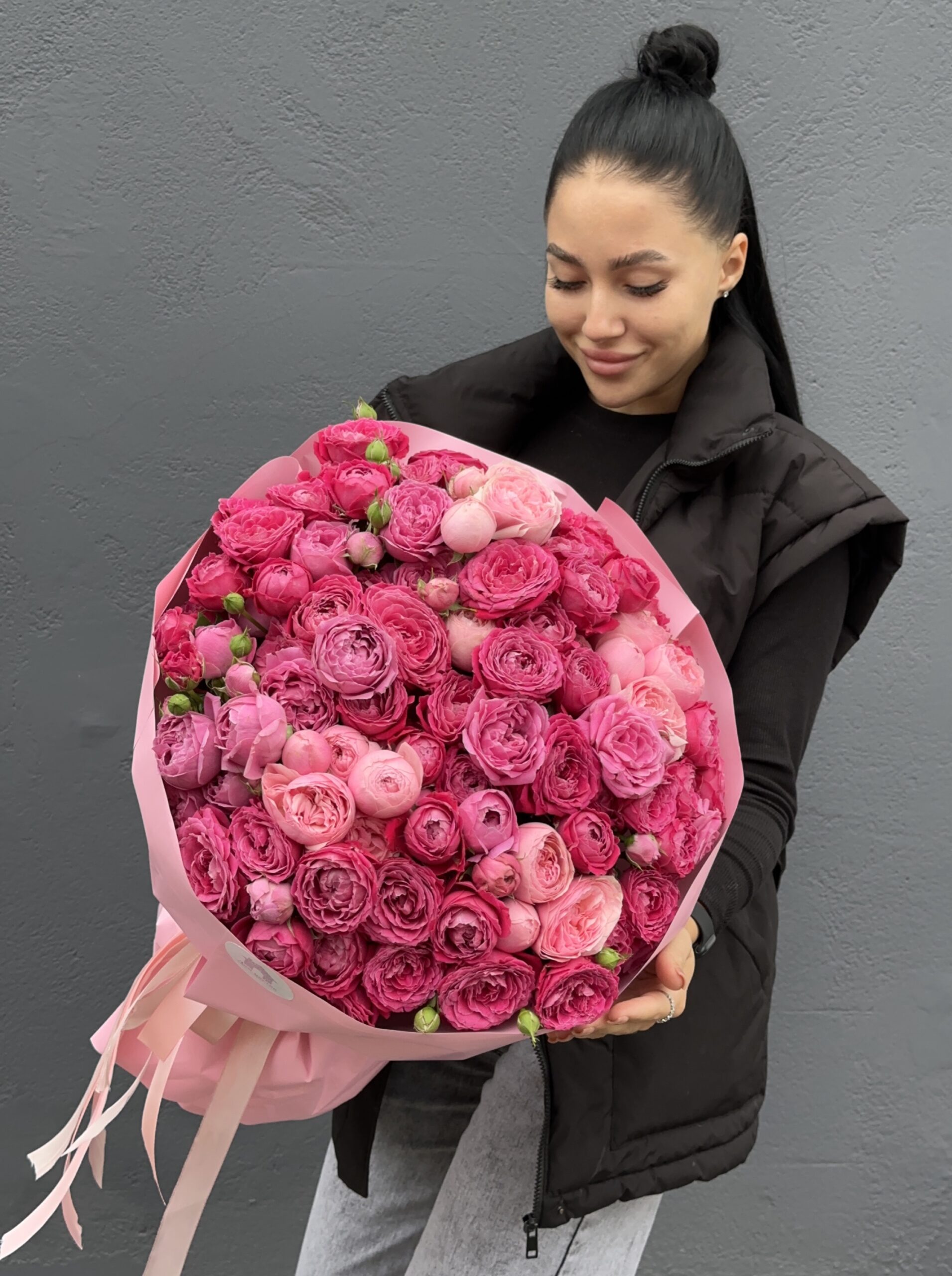 букет из кустовых пионовидных роз, 25шт