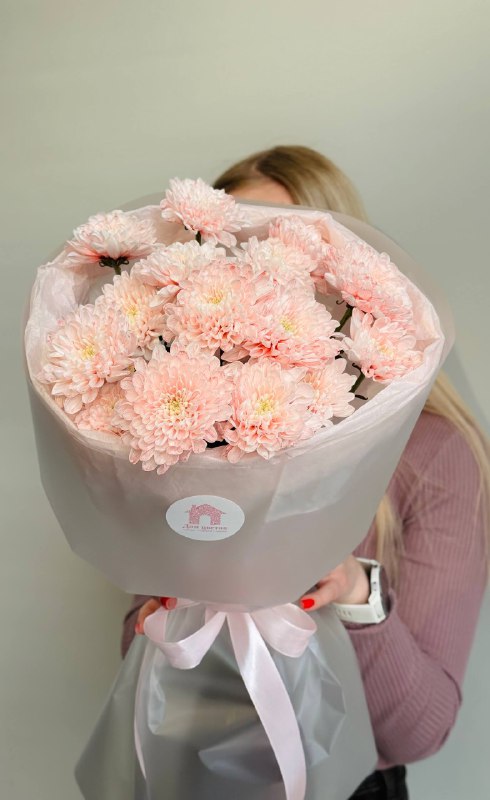 Букет из 3 нежно-розовых кустовых хризантем