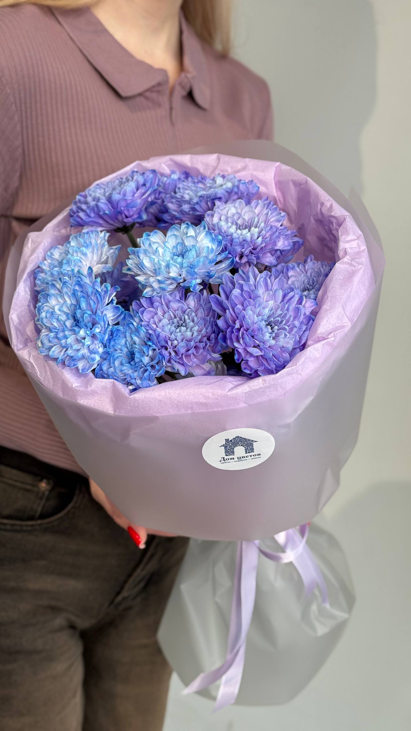 Букет васильковых кустовых хризантем, 3 штуки — фото 5