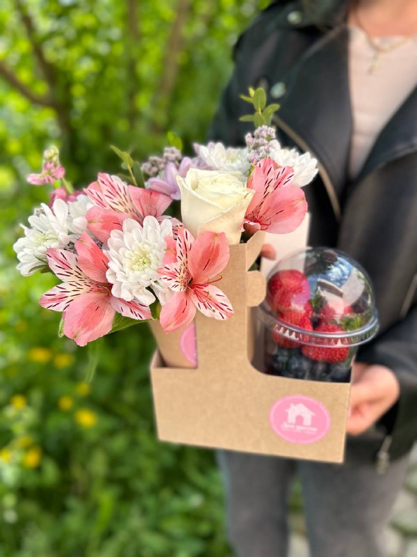 Набор ягодный стаканчик +цветочная композиция — фото 3