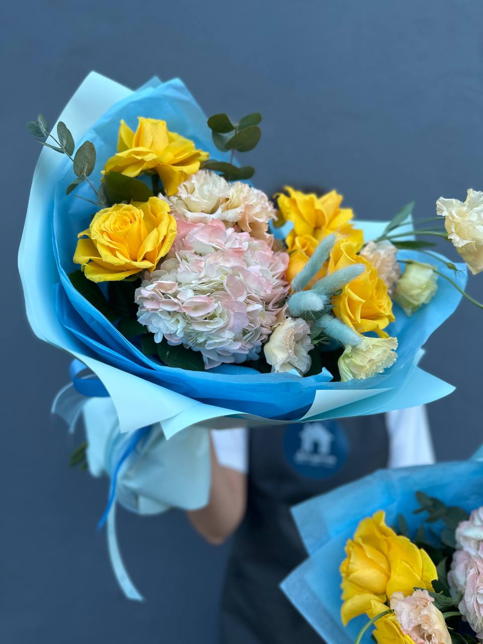Сборный букет с желтой розой