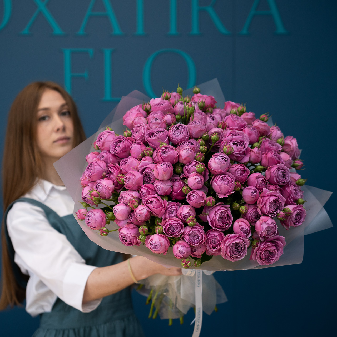 Букет Роз ярко-розовых кустовых 25 штук.