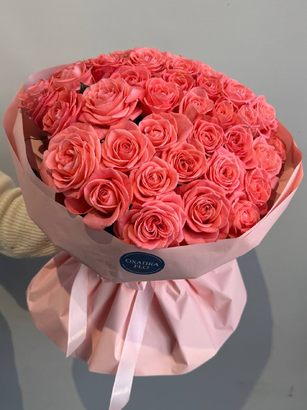 Букет коралловых роз, 51 шт. 50 см.