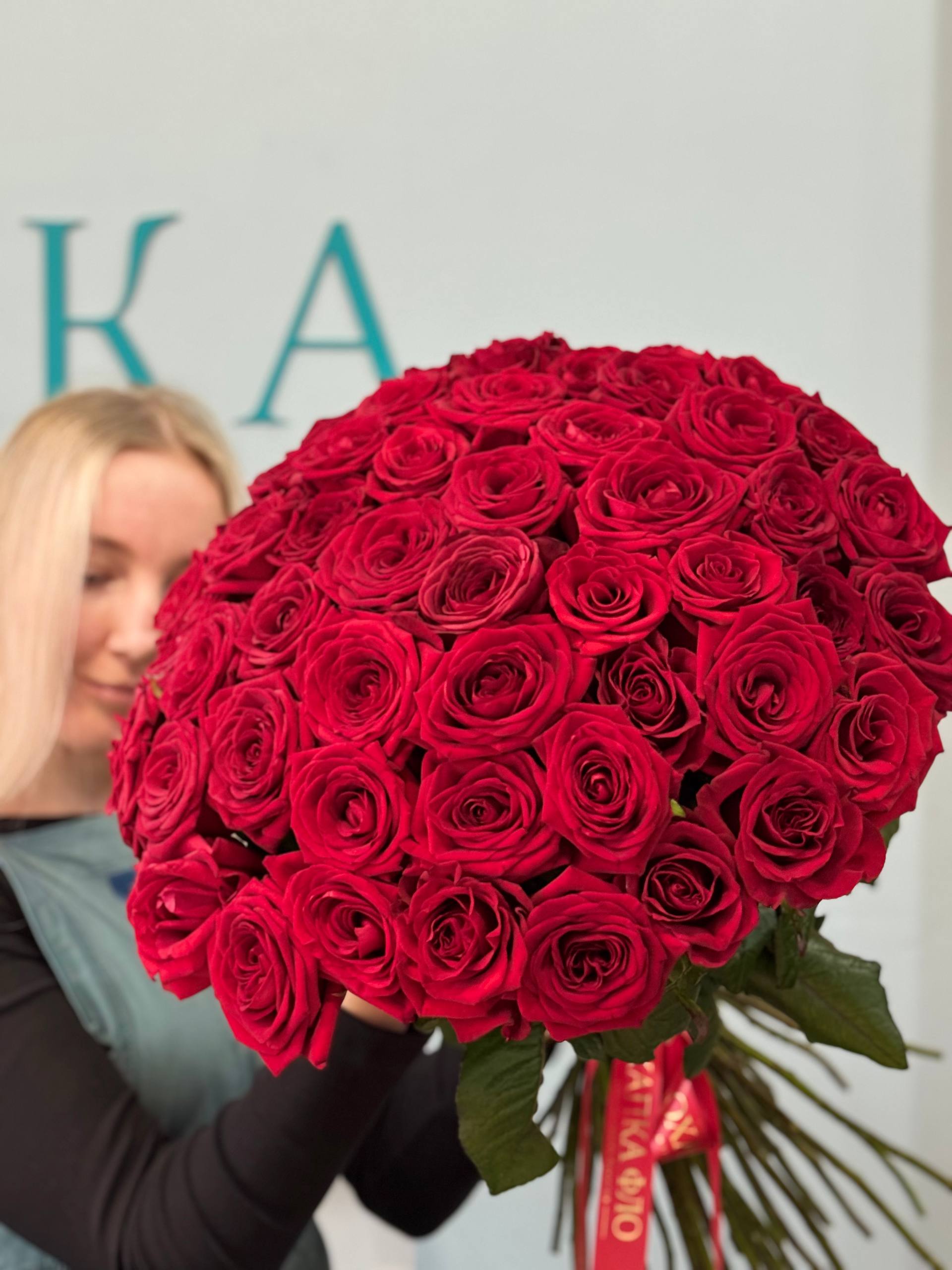 Букет красных роз, 51 шт. 70 см.